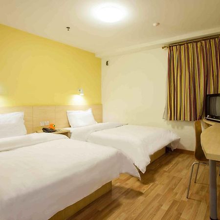 7Days Inn Wuhan Zhuankou Development Zone Jianghan University الغرفة الصورة