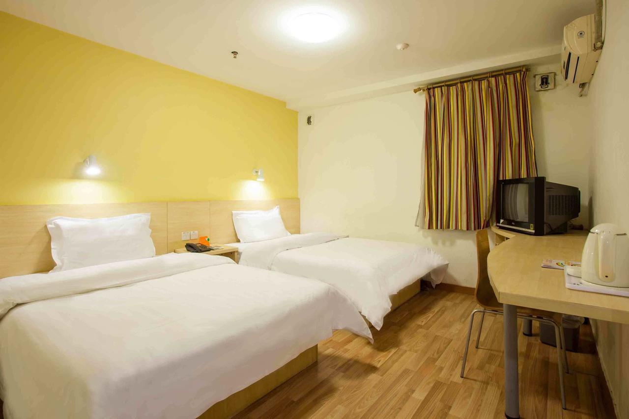 7Days Inn Wuhan Zhuankou Development Zone Jianghan University الغرفة الصورة